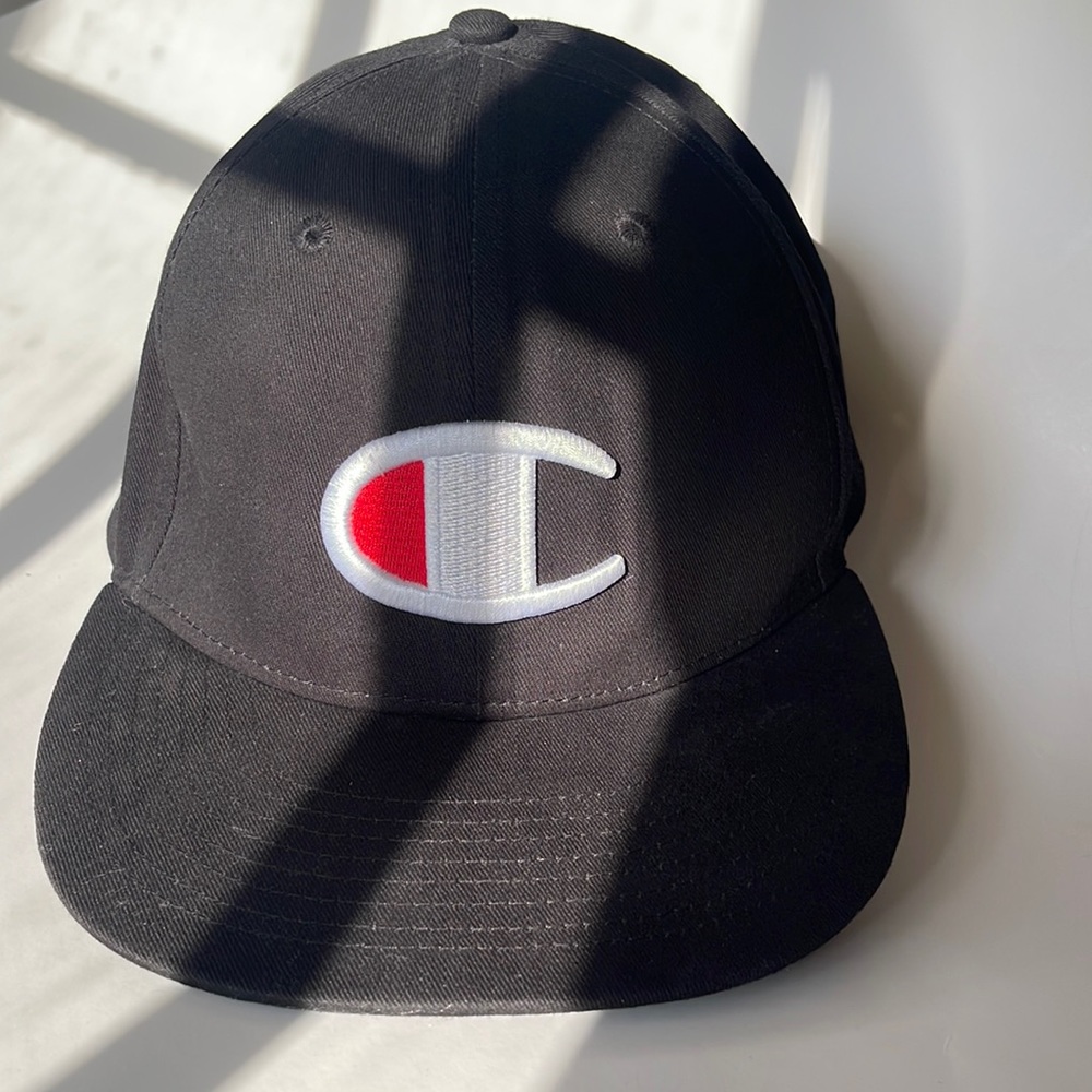 Champion snap back hat black with logo